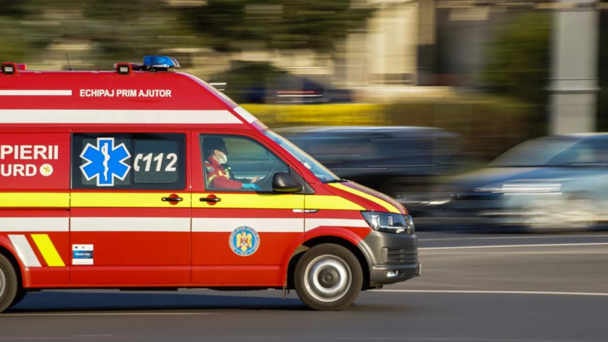 Artist român bătut cu bestialitate la un festival: „Are doar 1% șanse să își revină”