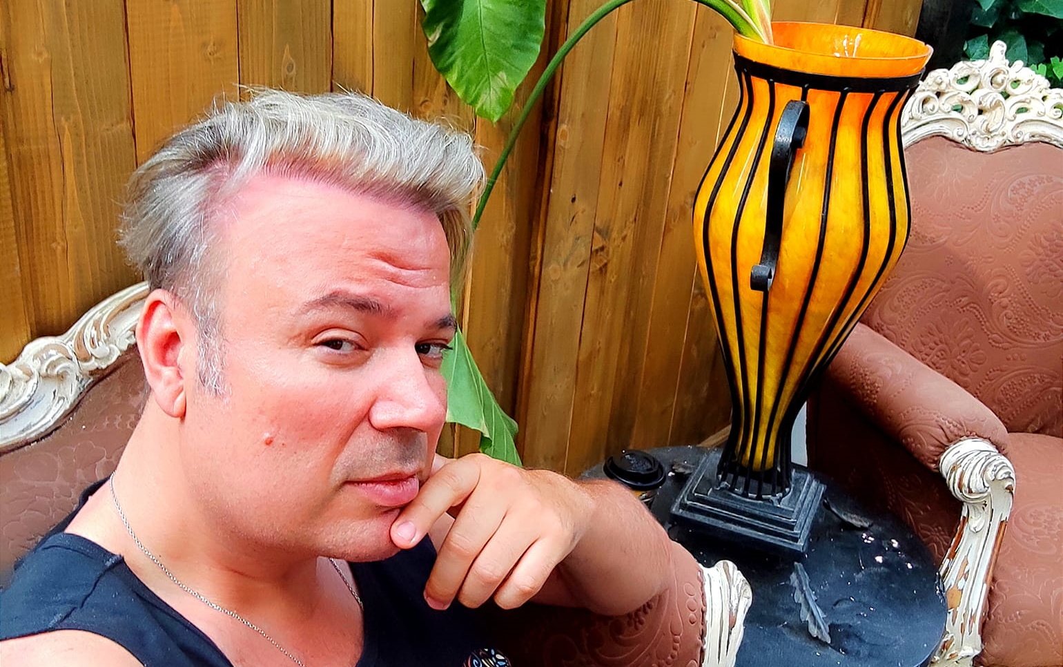 Povestea cutremurătoare a lui Dan Helciug. A rămas fără mamă la doar cinci ani